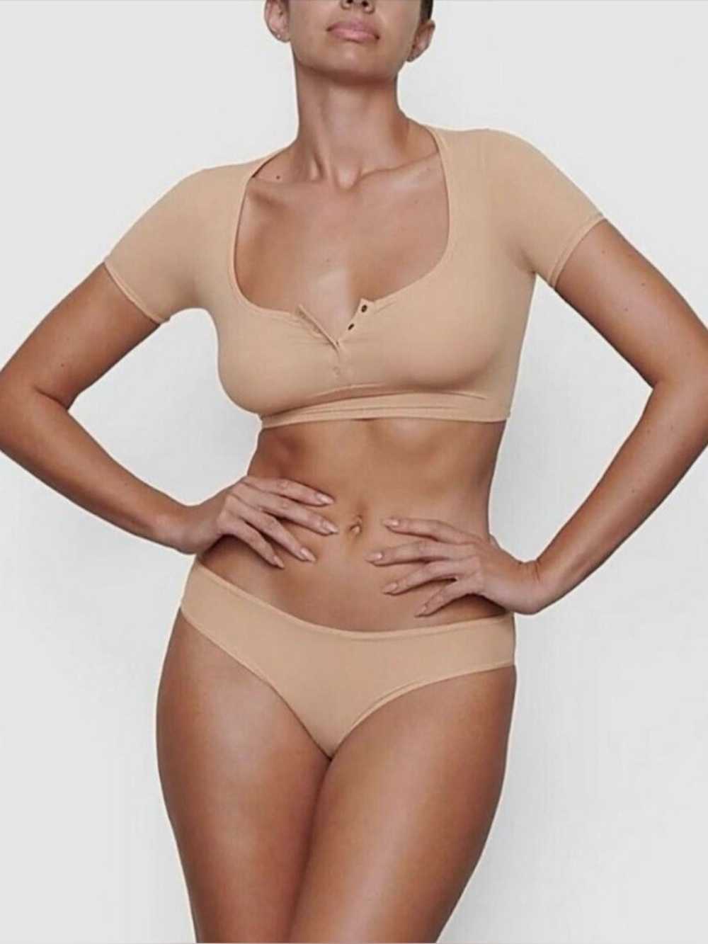 NWT- SKIMS Fits Everybody Henley Crop Top